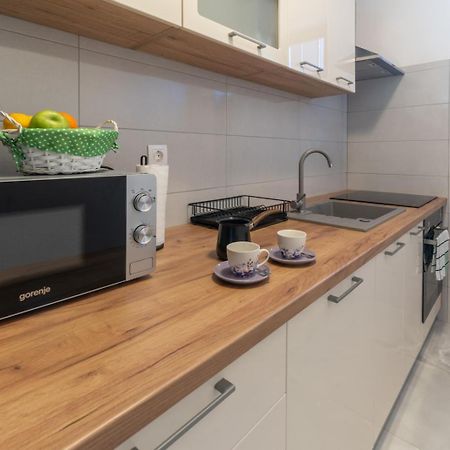 Apartman Jabuka คาร์โลวัตส์ ภายนอก รูปภาพ