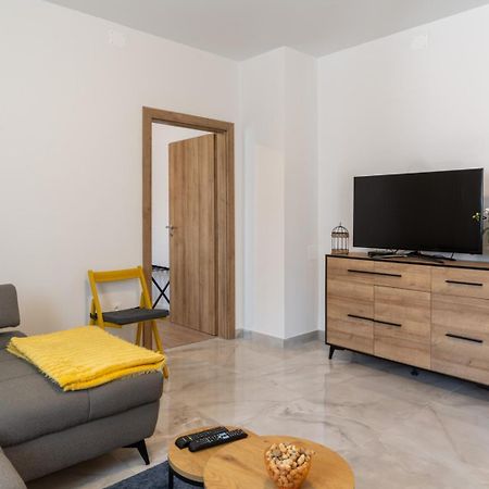 Apartman Jabuka คาร์โลวัตส์ ภายนอก รูปภาพ